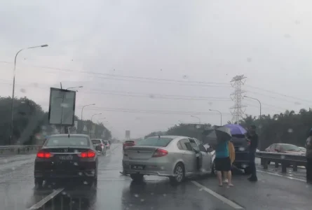How does weather cause traffic accidents?