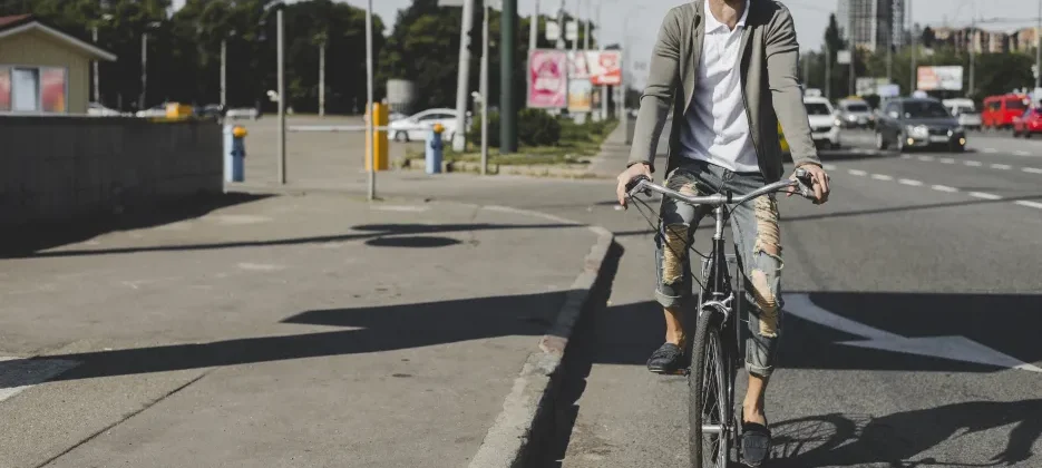 How to share the road with bicycles