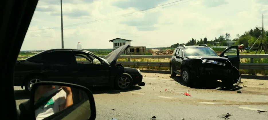 Two crashes involve nine vehicles on I-84