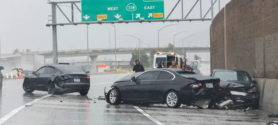 Domino effect in multi-vehicle crash on freeway