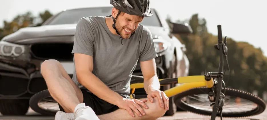 Was your knee hurt in a crash?